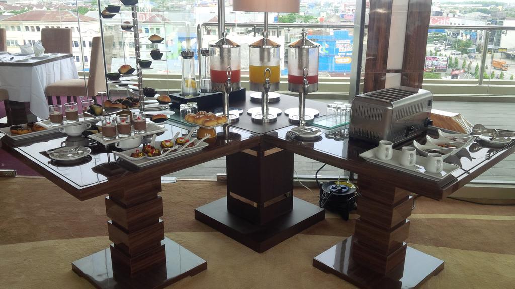 Royal Asnof Hotel Pekanbaru Eksteriør bilde
