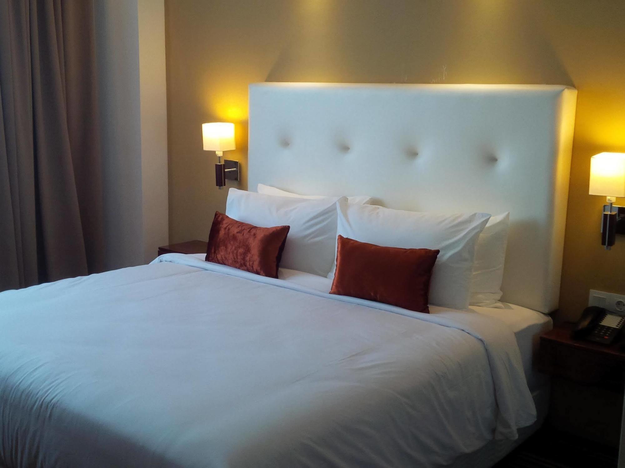 Royal Asnof Hotel Pekanbaru Eksteriør bilde