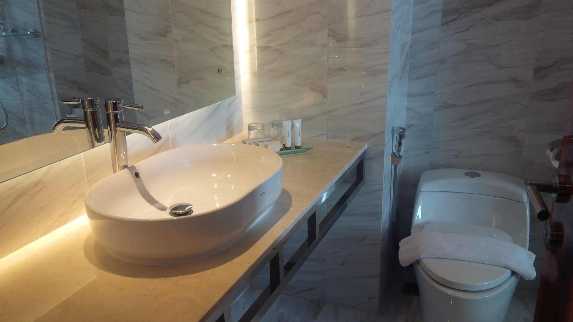 Royal Asnof Hotel Pekanbaru Eksteriør bilde